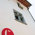 Casa Ciuca بيت شباب *