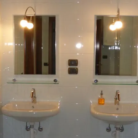 Casa Ciuca ホステル バール