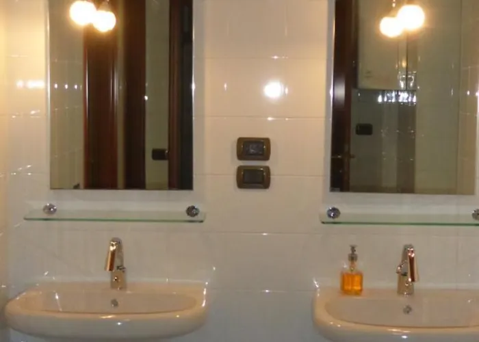 Casa Ciuca بيت شباب بارد